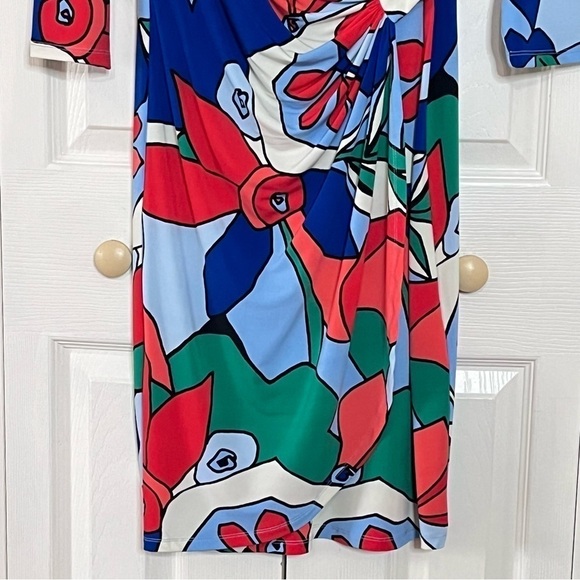 Tahari Floral Faux Wrap Dress Size 6 - Picture 4 of 10